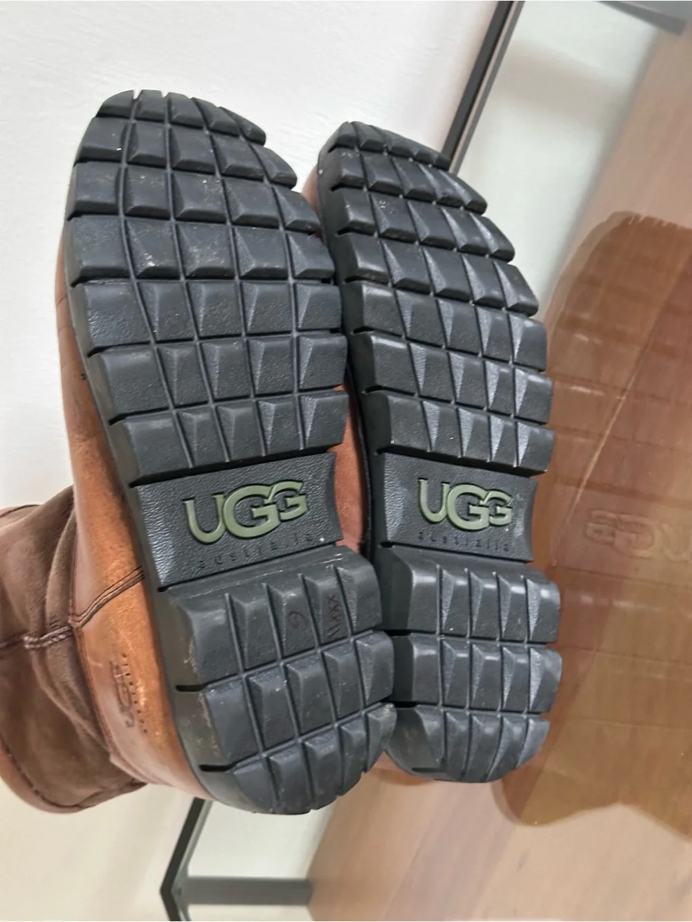 UGG Australia Beacon Men's Brown Leather Sheepskin Boots Size 10